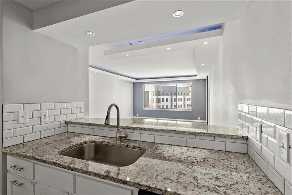 2 bedroom, 2 bathroom, 1,230 sq ft condominium for rent at 3481 Lakeside Drive 1007, Atlanta, GA 30326 for $2,480 a month — photo 4