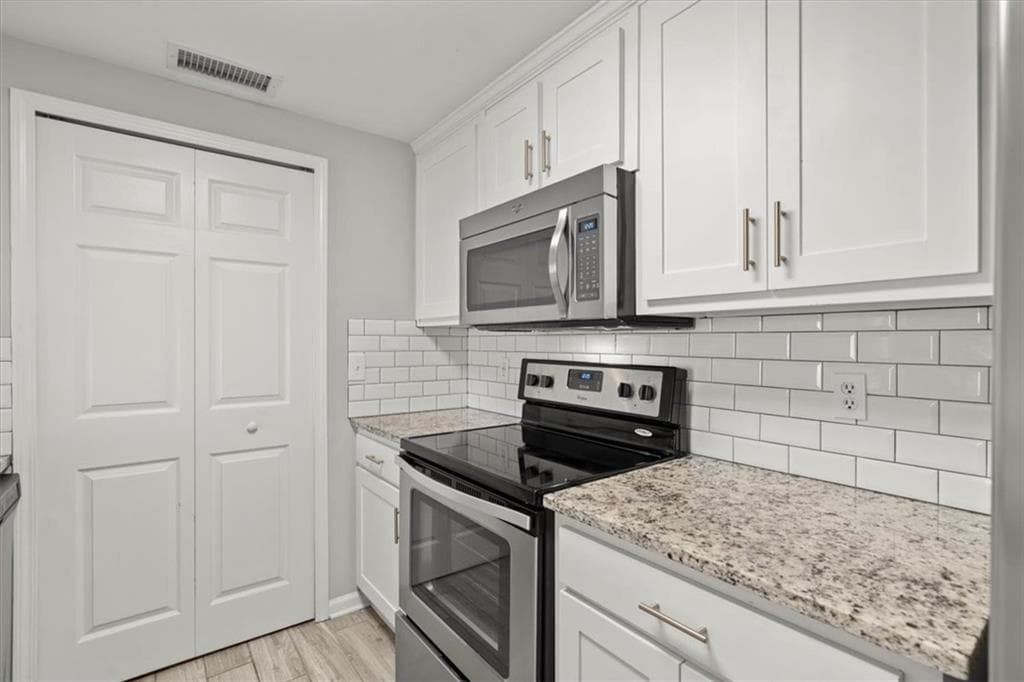 2 bedroom, 2 bathroom, 1,230 sq ft condominium for rent at 3481 Lakeside Drive 1007, Atlanta, GA 30326 for $2,480 a month — photo 5