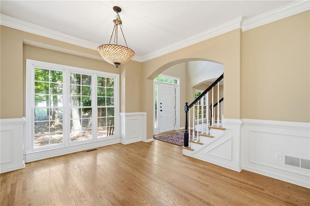 5 bedroom, 5 bathroom, 3,741 sq ft single family residence for sale at 514 Lovinggood Court, Woodstock, GA 30189 — photo 5