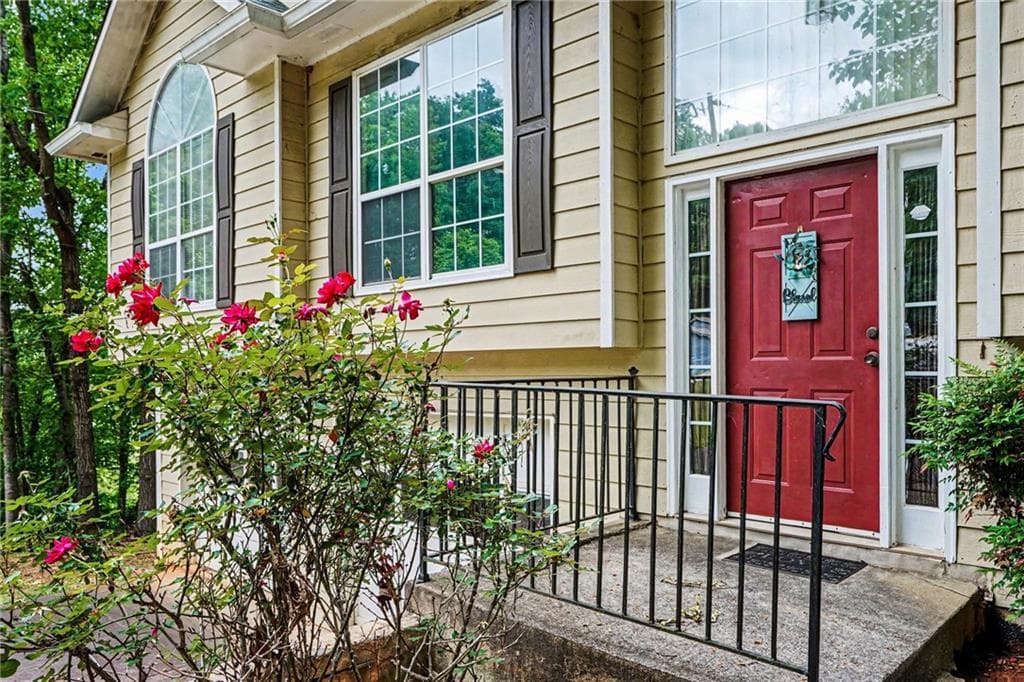 3 bedroom, 2 bathroom, 1,680 sq ft single family residence for sale at 130 Bobolink Drive, Stockbridge, GA 30281 — photo 3