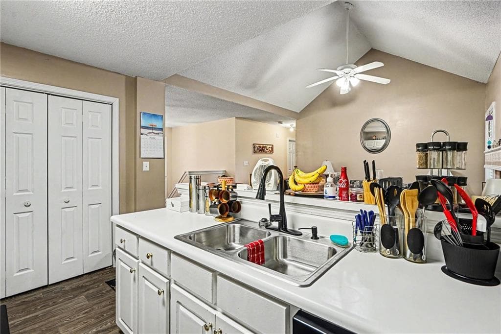 3 bedroom, 2 bathroom, 1,680 sq ft single family residence for sale at 130 Bobolink Drive, Stockbridge, GA 30281 — photo 5