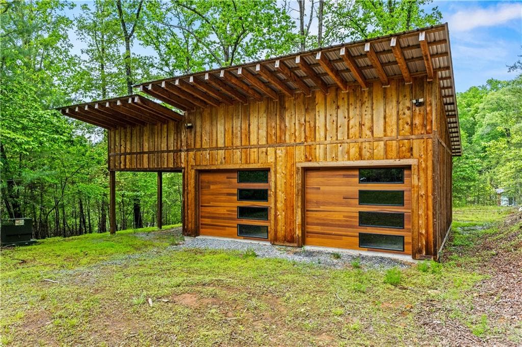 3 bedroom, 3 bathroom, 1,479 sq ft single family residence for sale at 2745 Galloway Road, Blue Ridge, GA 30513 — photo 2