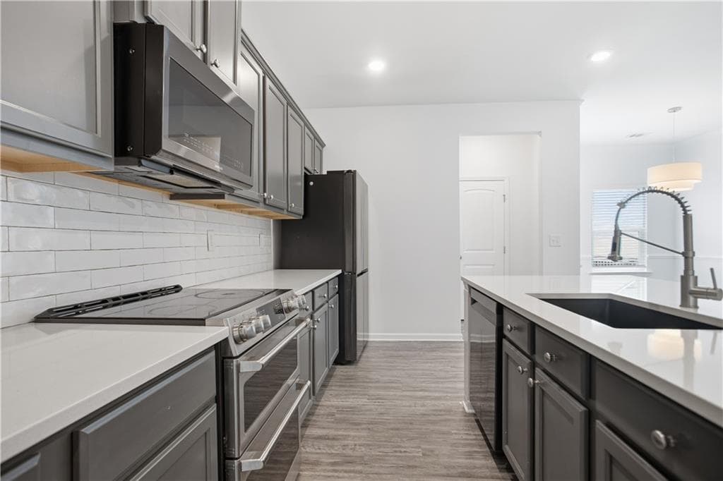3 bedroom, 3 bathroom, 2,100 sq ft single family residence for sale at 505 Ruths Drive, Woodstock, GA 30188 — photo 9
