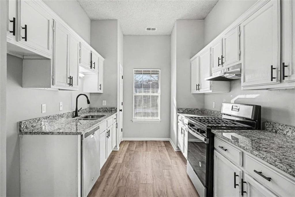 3 bedroom, 2 bathroom, 1,226 sq ft single family residence for sale at 79 Water View Drive, Stockbridge, GA 30281 — photo 10