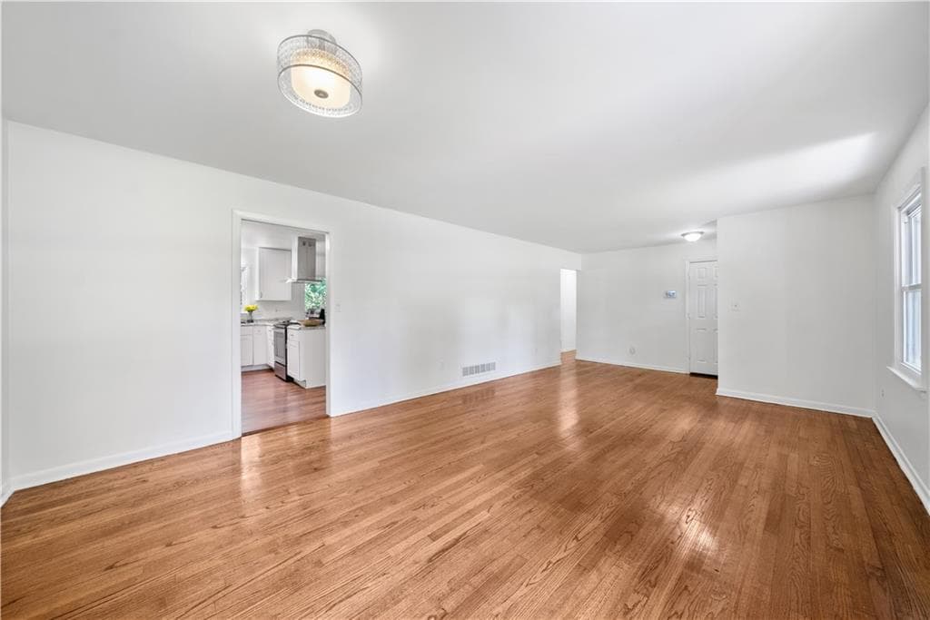 3 bedroom, 2 bathroom, 1,580 sq ft single family residence under contract at 2683 Stardust Trail, Decatur, GA 30034 — photo 4