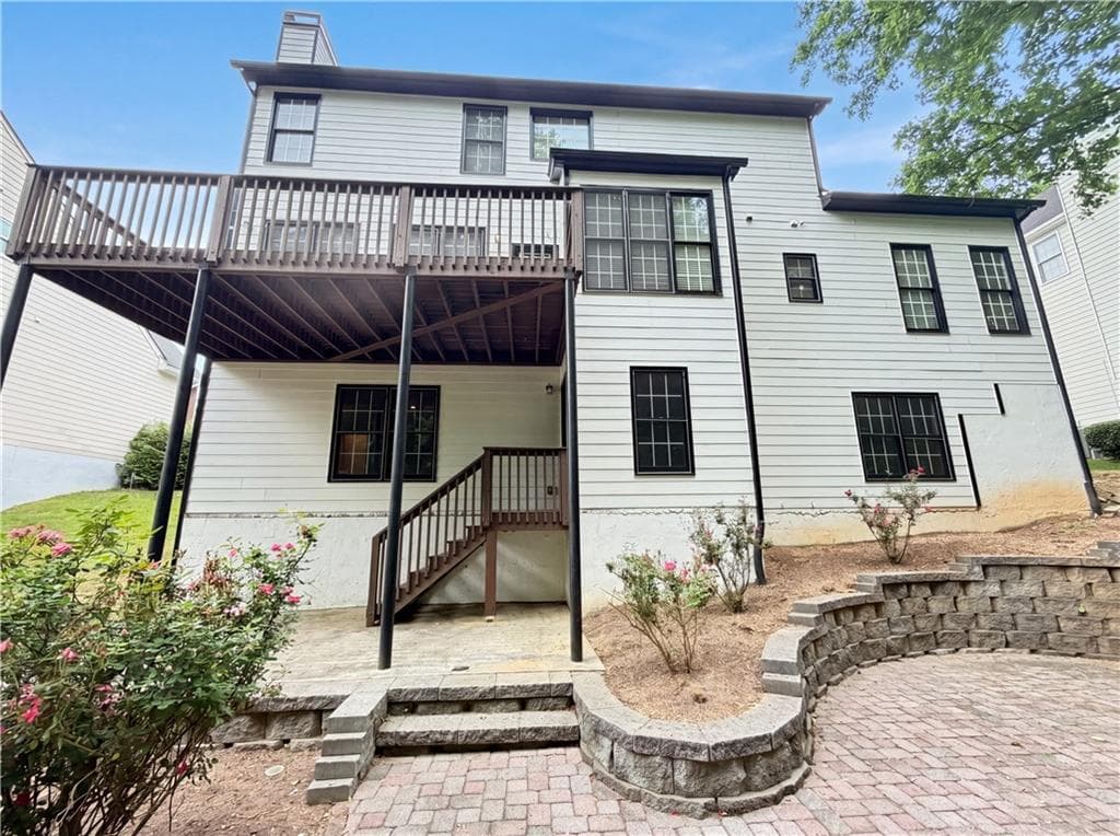5 bedroom, 3 bathroom, 3,904 sq ft single family residence under contract at 2945 Highland Pass, Alpharetta, GA 30004 — photo 5