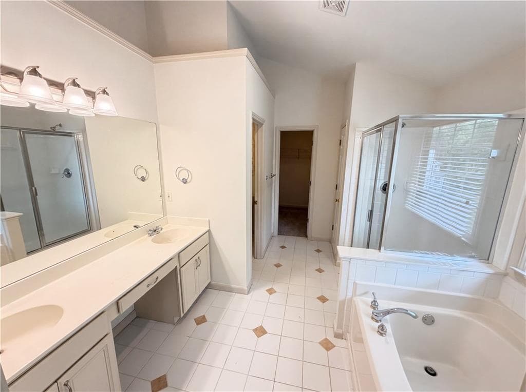 5 bedroom, 3 bathroom, 3,904 sq ft single family residence under contract at 2945 Highland Pass, Alpharetta, GA 30004 — photo 6