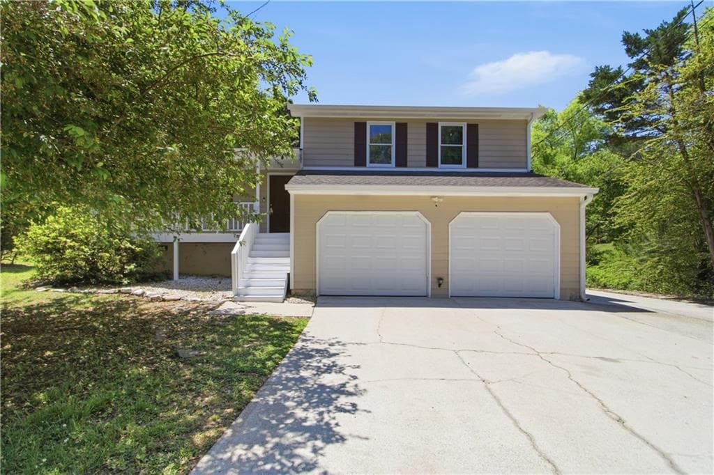 3 bedroom, 2 bathroom, 1,176 sq ft single family residence under contract at 79 Cross Creek Court, Villa Rica, GA 30180