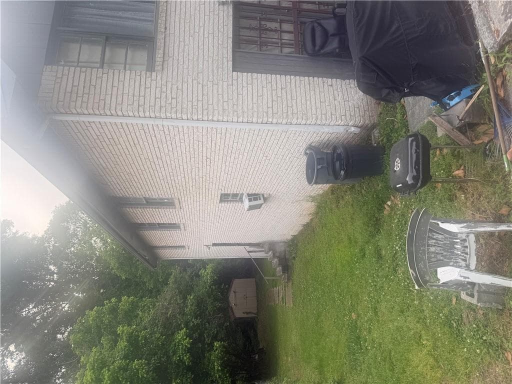5 bedroom, 2 bathroom, 1,150 sq ft single family residence for sale at 638 Church Street, Atlanta, GA 30318 — photo 4