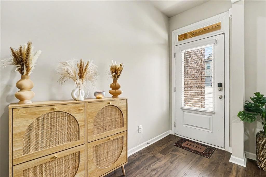4 bedroom, 3 bathroom, 2,268 sq ft single family residence for sale at 1255 Brookstone Circle, Conyers, GA 30012 — photo 2