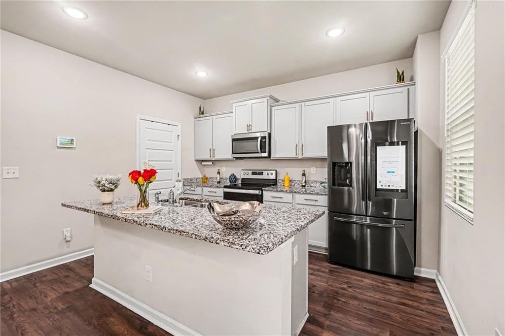 4 bedroom, 3 bathroom, 2,268 sq ft single family residence for sale at 1255 Brookstone Circle, Conyers, GA 30012 — photo 4