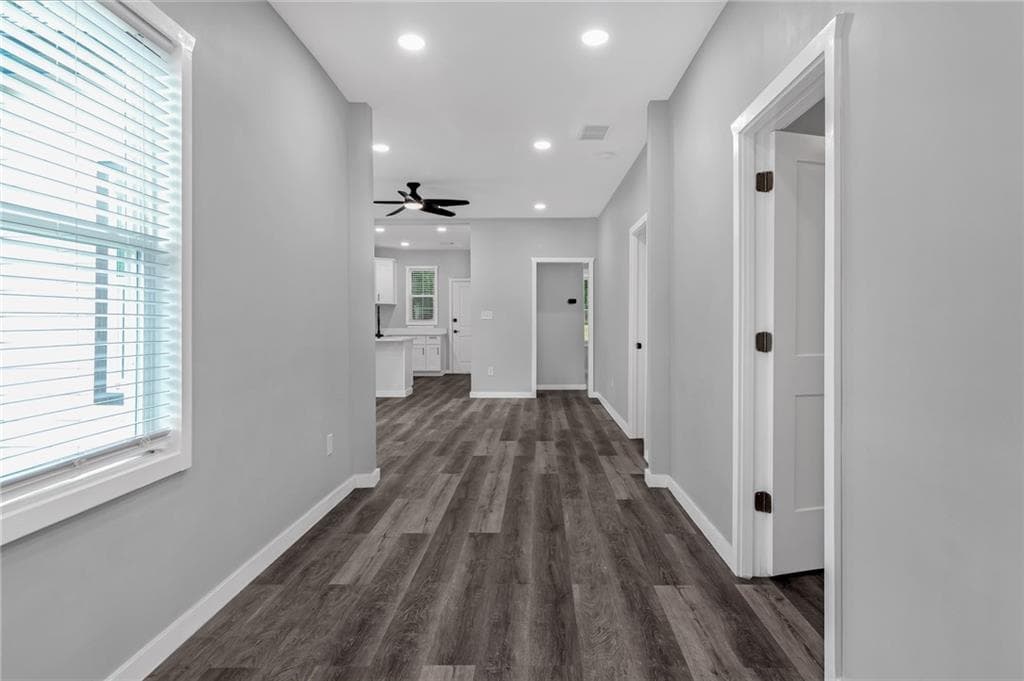 3 bedroom, 1 bathroom, 1,350 sq ft single family residence for sale at 1055 Mayson Turner Road, Atlanta, GA 30314 — photo 6