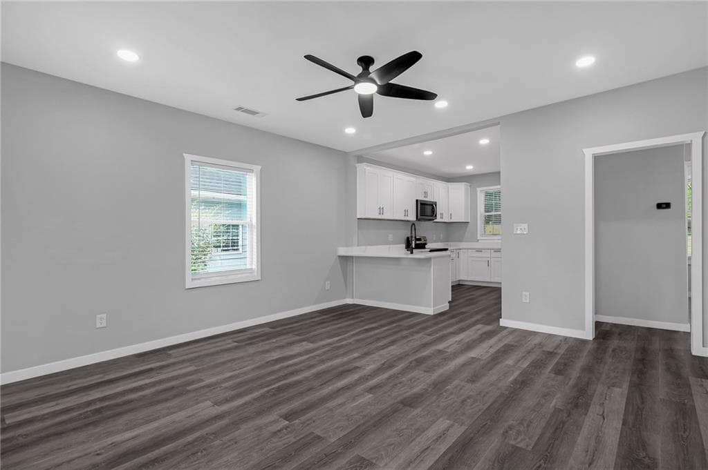 3 bedroom, 1 bathroom, 1,350 sq ft single family residence for sale at 1055 Mayson Turner Road, Atlanta, GA 30314 — photo 7