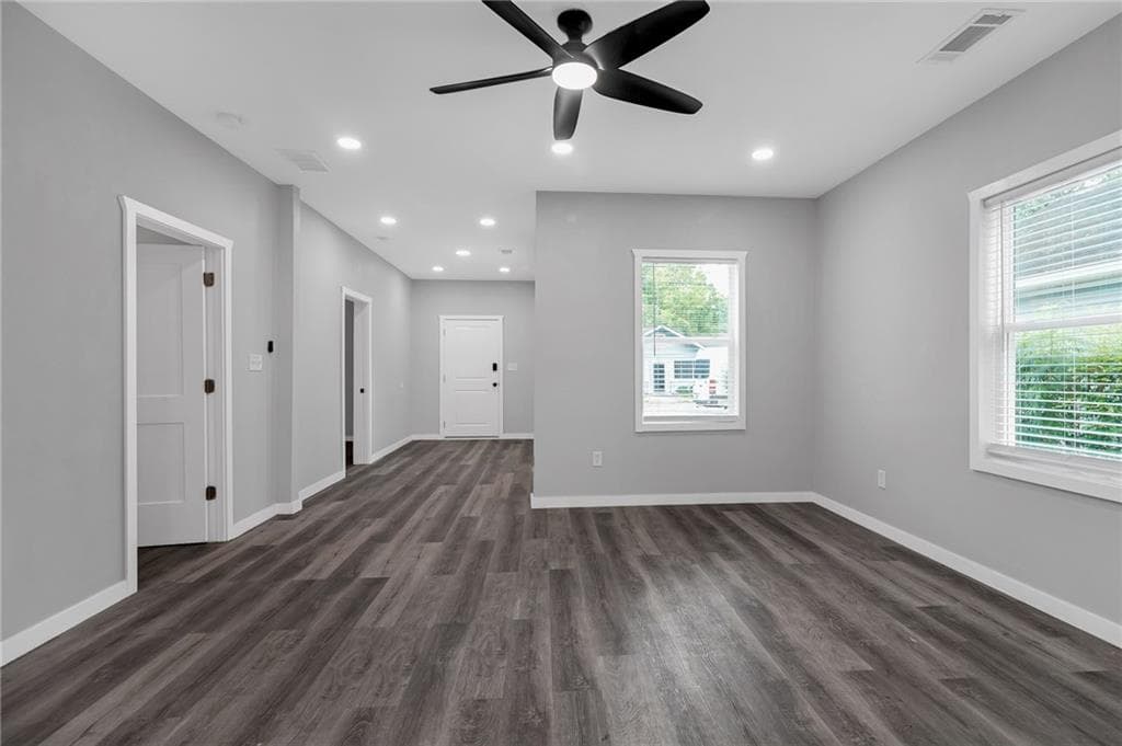 3 bedroom, 1 bathroom, 1,350 sq ft single family residence for sale at 1055 Mayson Turner Road, Atlanta, GA 30314 — photo 8