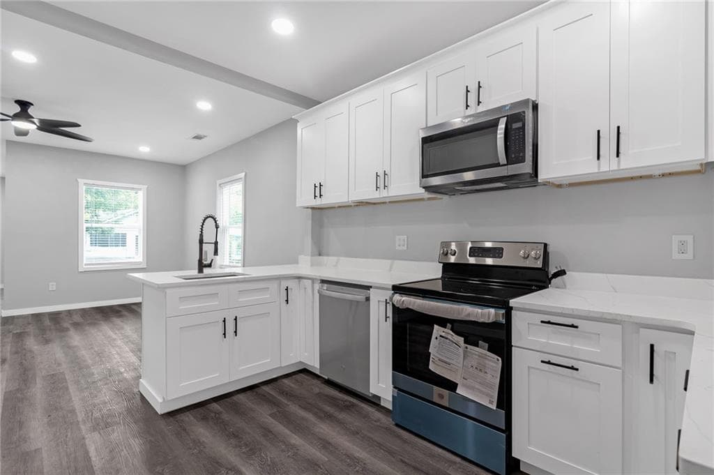 3 bedroom, 1 bathroom, 1,350 sq ft single family residence for sale at 1055 Mayson Turner Road, Atlanta, GA 30314 — photo 10