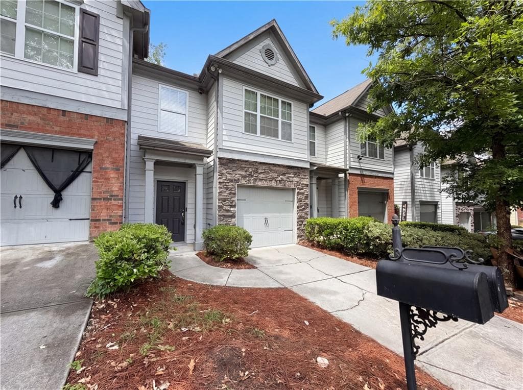 3 bedroom, 3 bathroom, 1,768 sq ft townhouse under contract at 471 Tufton Trail, Atlanta, GA 30354