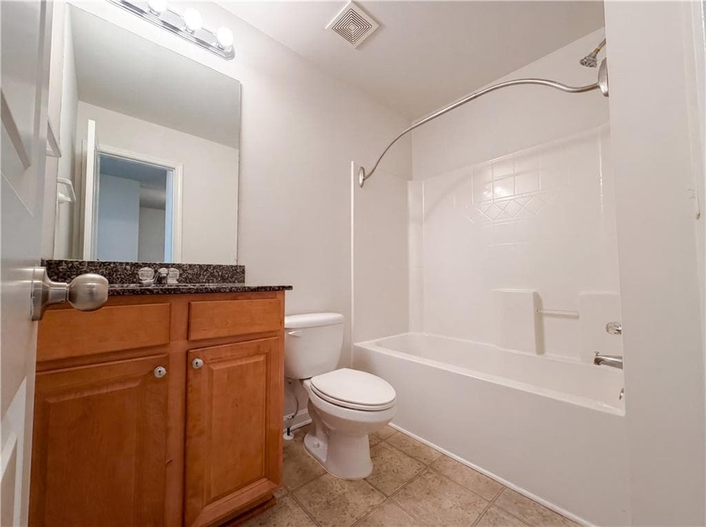 3 bedroom, 3 bathroom, 1,768 sq ft townhouse under contract at 471 Tufton Trail, Atlanta, GA 30354 — photo 6