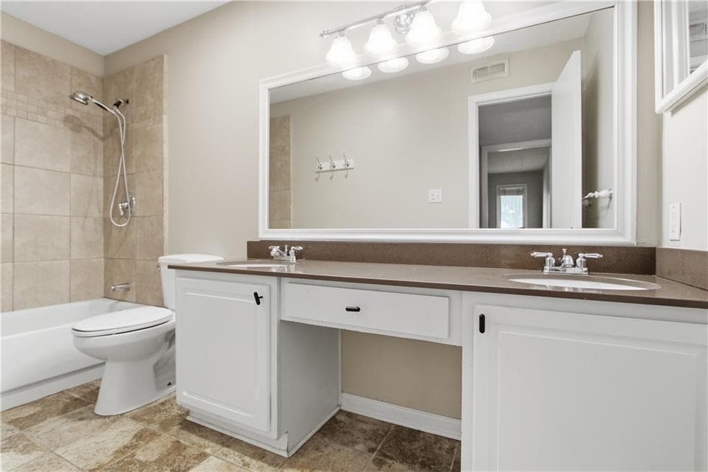 2 bedroom, 1 bathroom, 1,051 sq ft condominium for sale at 5145 Roswell Road 7, Atlanta, GA 30342 — photo 5