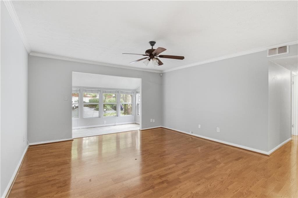 2 bedroom, 1 bathroom, 1,051 sq ft condominium for sale at 5145 Roswell Road 7, Atlanta, GA 30342 — photo 7