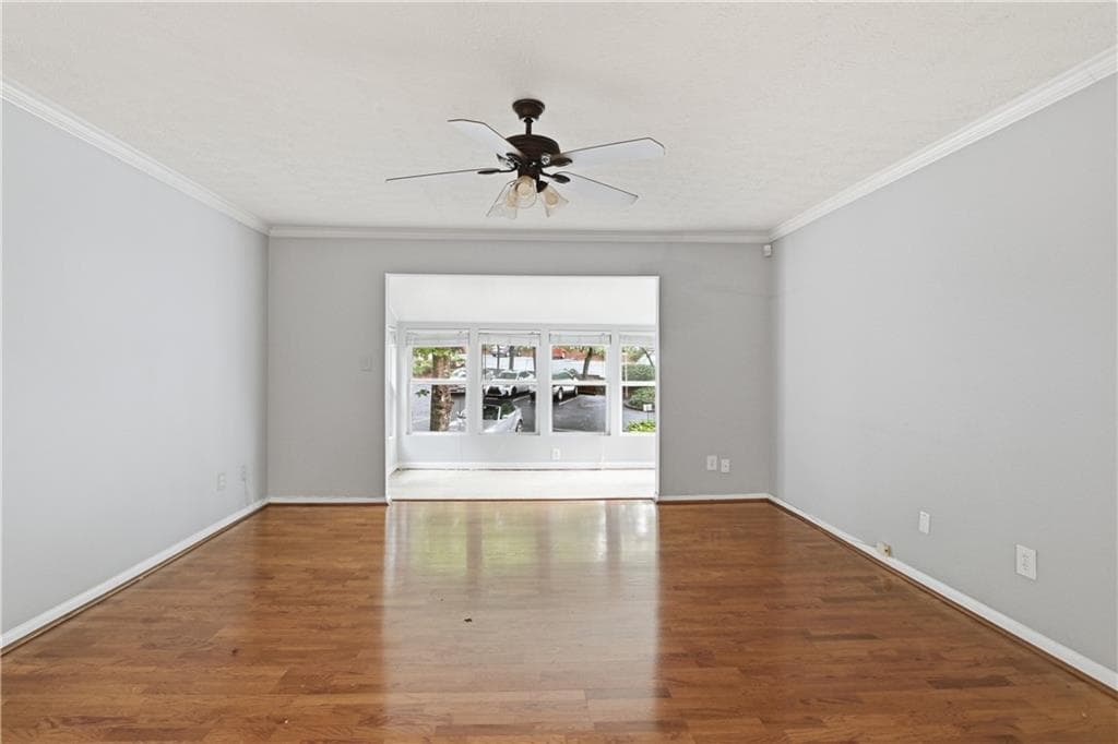 2 bedroom, 1 bathroom, 1,051 sq ft condominium for sale at 5145 Roswell Road 7, Atlanta, GA 30342 — photo 8
