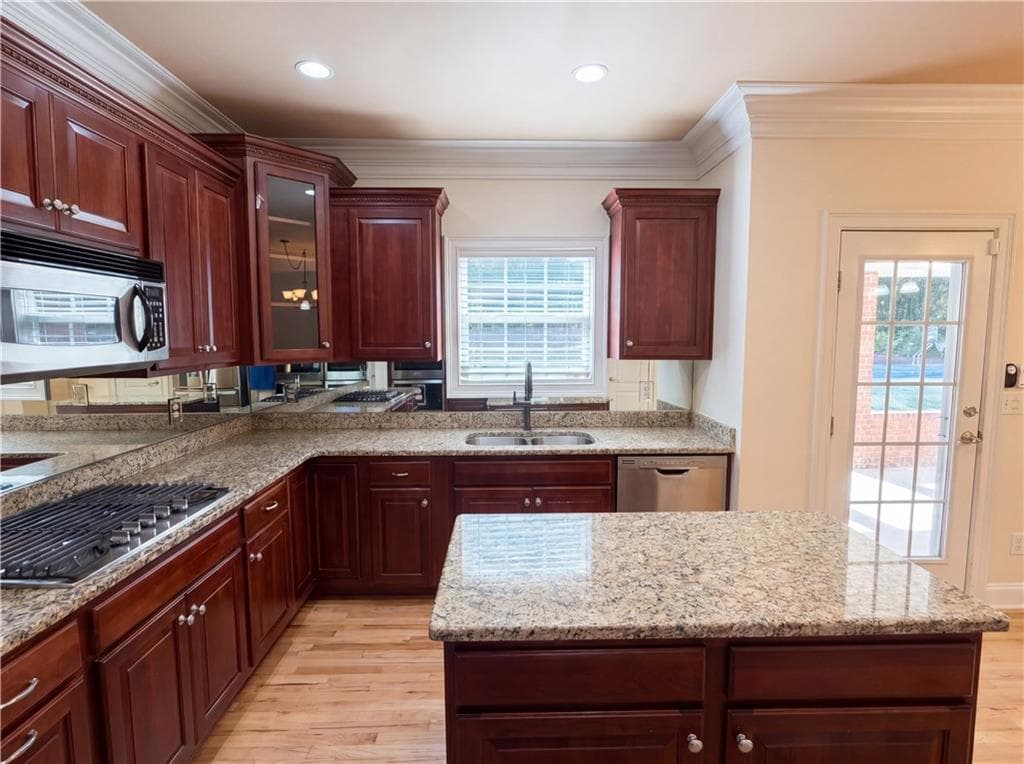 5 bedroom, 4 bathroom, 4,425 sq ft single family residence for sale at 207 Cagle Court, Mcdonough, GA 30252 — photo 2