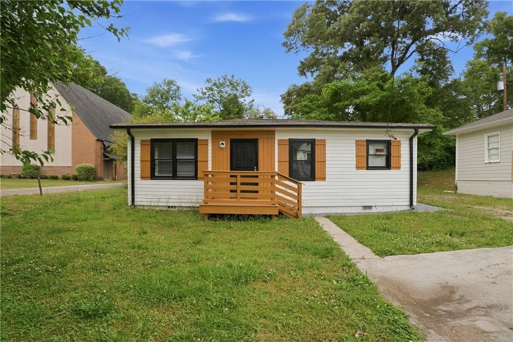 3 bedroom, 2 bathroom, 875 sq ft single family residence for sale at 1620 Eastland Road, Atlanta, GA 30316