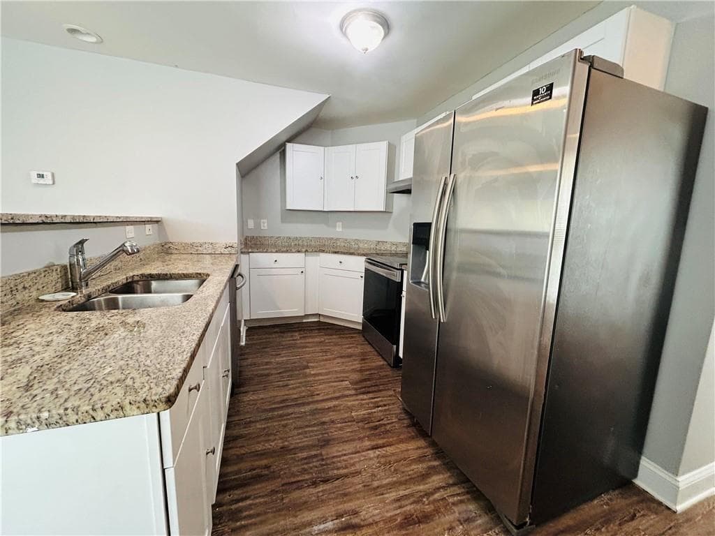 3 bedroom, 3 bathroom duplex for rent at 2035 Lois Place Unit B, Atlanta, GA 30318 for $1,975 a month — photo 4