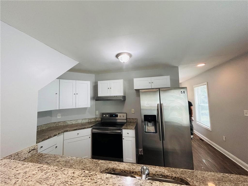 3 bedroom, 3 bathroom duplex for rent at 2035 Lois Place Unit B, Atlanta, GA 30318 for $1,975 a month — photo 5