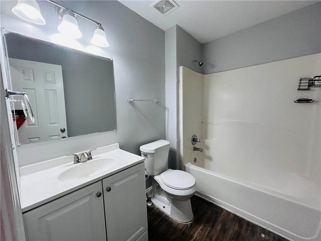 3 bedroom, 3 bathroom duplex for rent at 2035 Lois Place Unit B, Atlanta, GA 30318 for $1,975 a month — photo 9