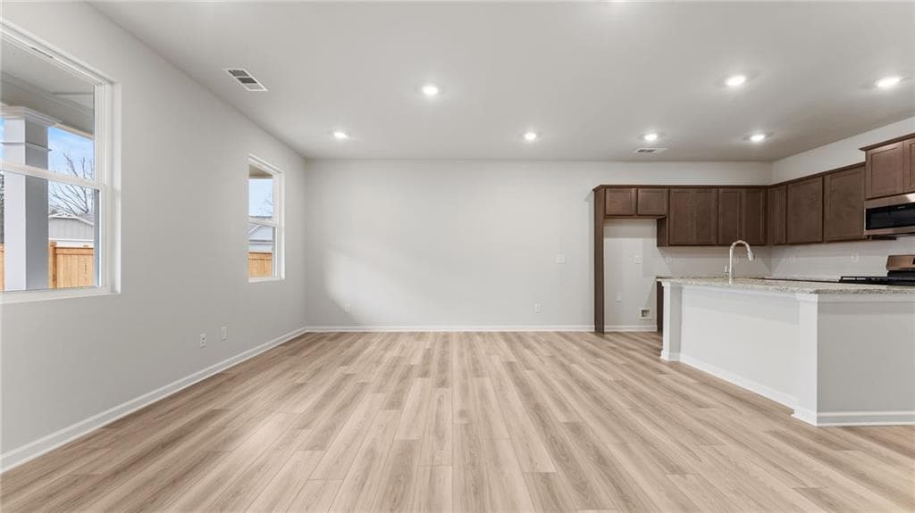 2 bedroom, 2 bathroom, 1,372 sq ft single family residence for sale at 30 Primrose Drive, Dallas, GA 30132 — photo 6