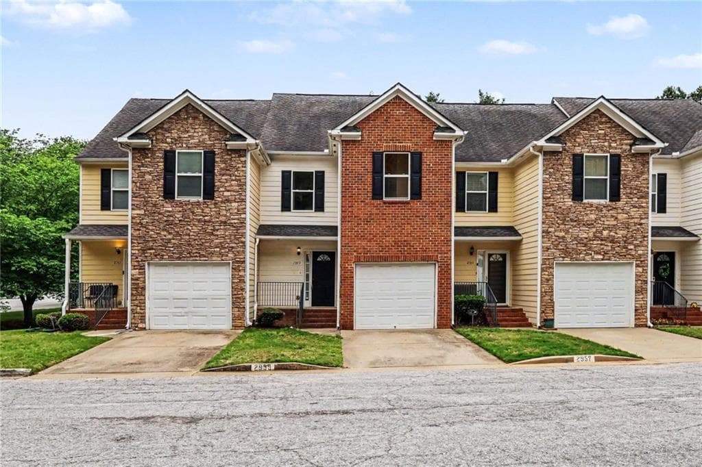 3 bedroom, 4 bathroom, 2,074 sq ft townhouse for sale at 2959 Stonecrest Lane, Lithonia, GA 30038 — photo 2
