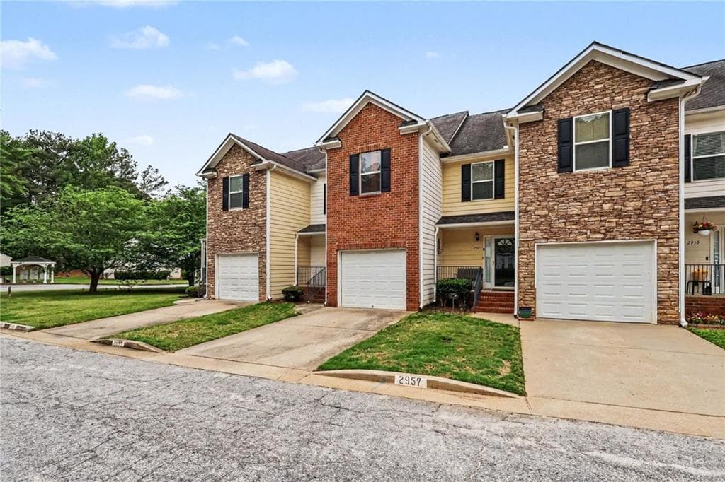 3 bedroom, 4 bathroom, 2,074 sq ft townhouse for sale at 2959 Stonecrest Lane, Lithonia, GA 30038 — photo 4