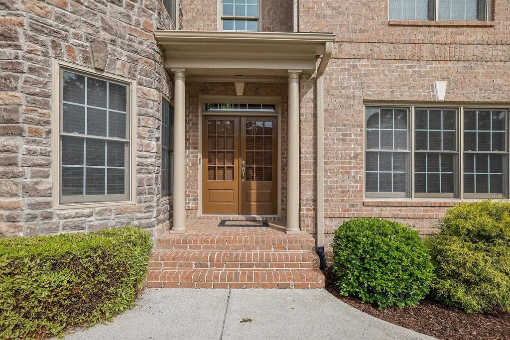 7 bedroom, 6 bathroom, 5,800 sq ft single family residence for sale at 5304 Byers Road, Johns Creek, GA 30005 — photo 6