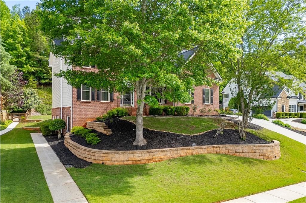 6 bedroom, 5 bathroom, 4,835 sq ft single family residence for sale at 272 Lostwood Trail, Sugar Hill, GA 30518 — photo 3