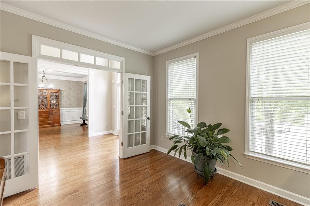 6 bedroom, 5 bathroom, 4,835 sq ft single family residence for sale at 272 Lostwood Trail, Sugar Hill, GA 30518 — photo 5
