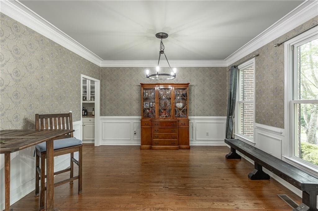 6 bedroom, 5 bathroom, 4,835 sq ft single family residence for sale at 272 Lostwood Trail, Sugar Hill, GA 30518 — photo 7