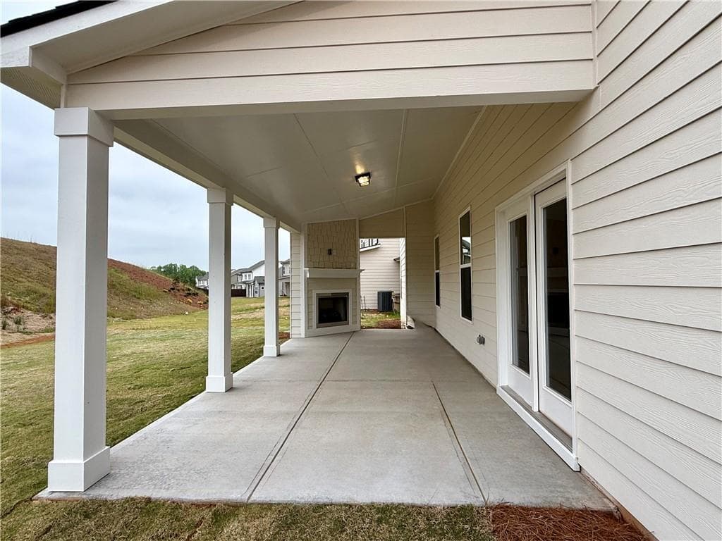 5 bedroom, 4 bathroom, 3,445 sq ft single family residence under contract at 5284 Baymont Drive, Gainesville, GA 30507 — photo 6