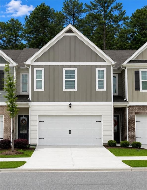 1711 Hillview Lane, Lithonia, GA 30058 — most recent listing photo