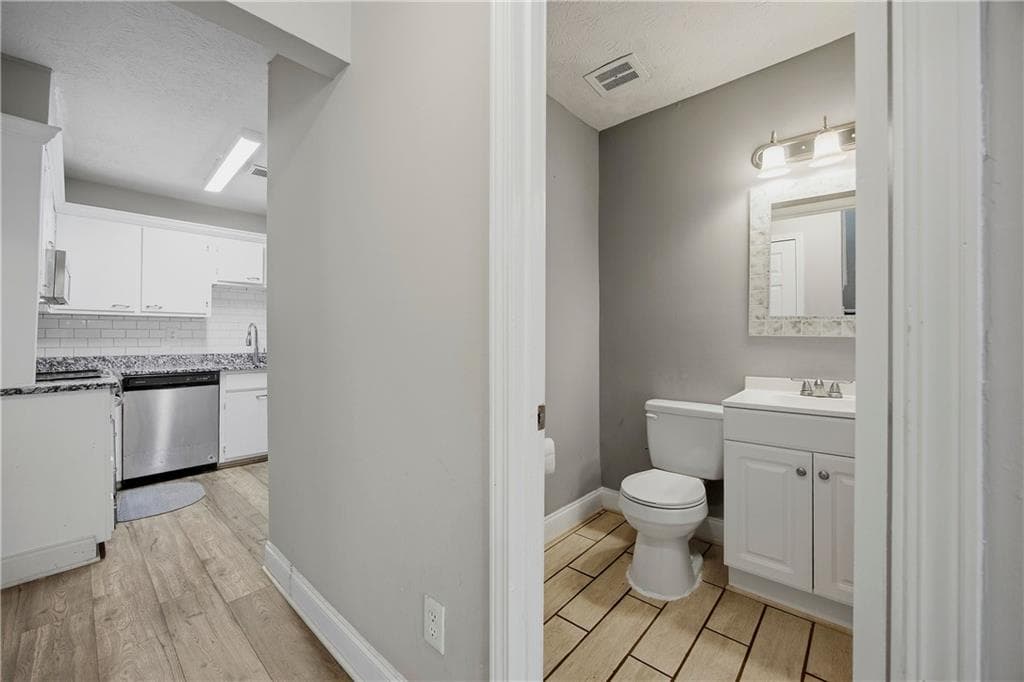 2 bedroom, 2 bathroom, 1,224 sq ft townhouse for sale at 936 Six Oaks Circle A, Norcross, GA 30093 — photo 9