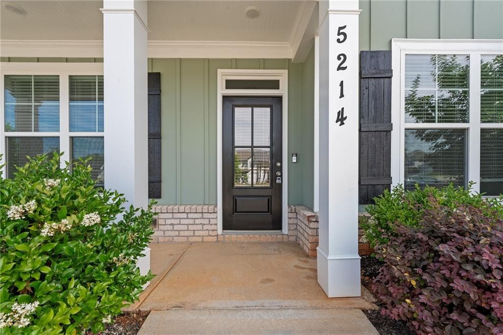 4 bedroom, 3 bathroom, 2,552 sq ft single family residence for sale at 5214 Blake Branch, Flowery Branch, GA 30542 — photo 4