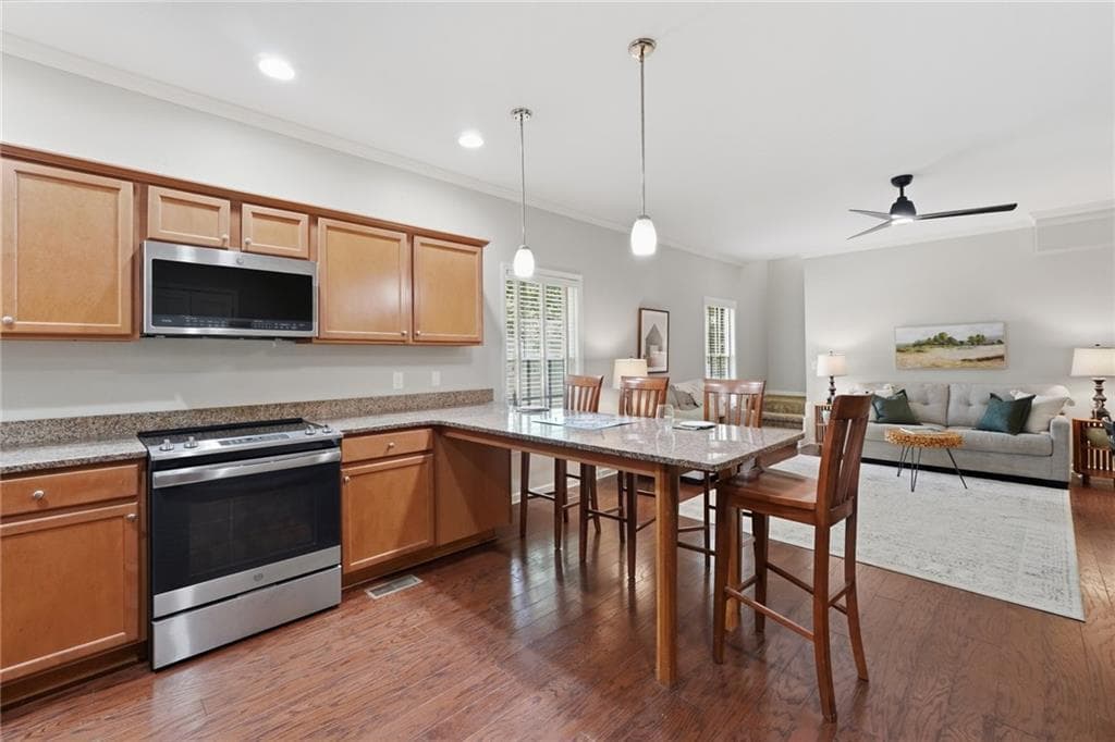 5 bedroom, 4 bathroom, 3,087 sq ft single family residence for sale at 35 Etowah Drive, Cartersville, GA 30120 — photo 8