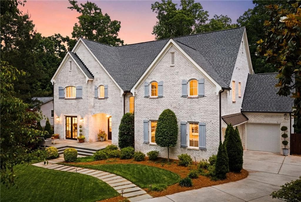 7 bedroom, 7 bathroom, 6,353 sq ft single family residence under contract at 6321 Hunting Creek Road, Sandy Springs, GA 30328 — photo 2