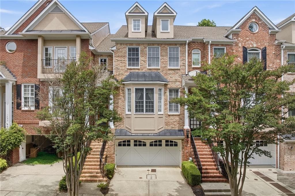 4 bedroom, 4 bathroom, 3,275 sq ft townhouse for sale at 1041 Emory Parc Place, Decatur, GA 30033 — photo 1 of 47