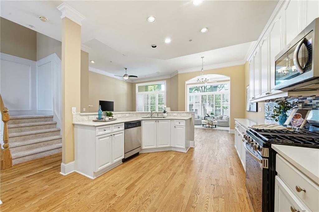 4 bedroom, 4 bathroom, 3,275 sq ft townhouse for sale at 1041 Emory Parc Place, Decatur, GA 30033 — photo 8