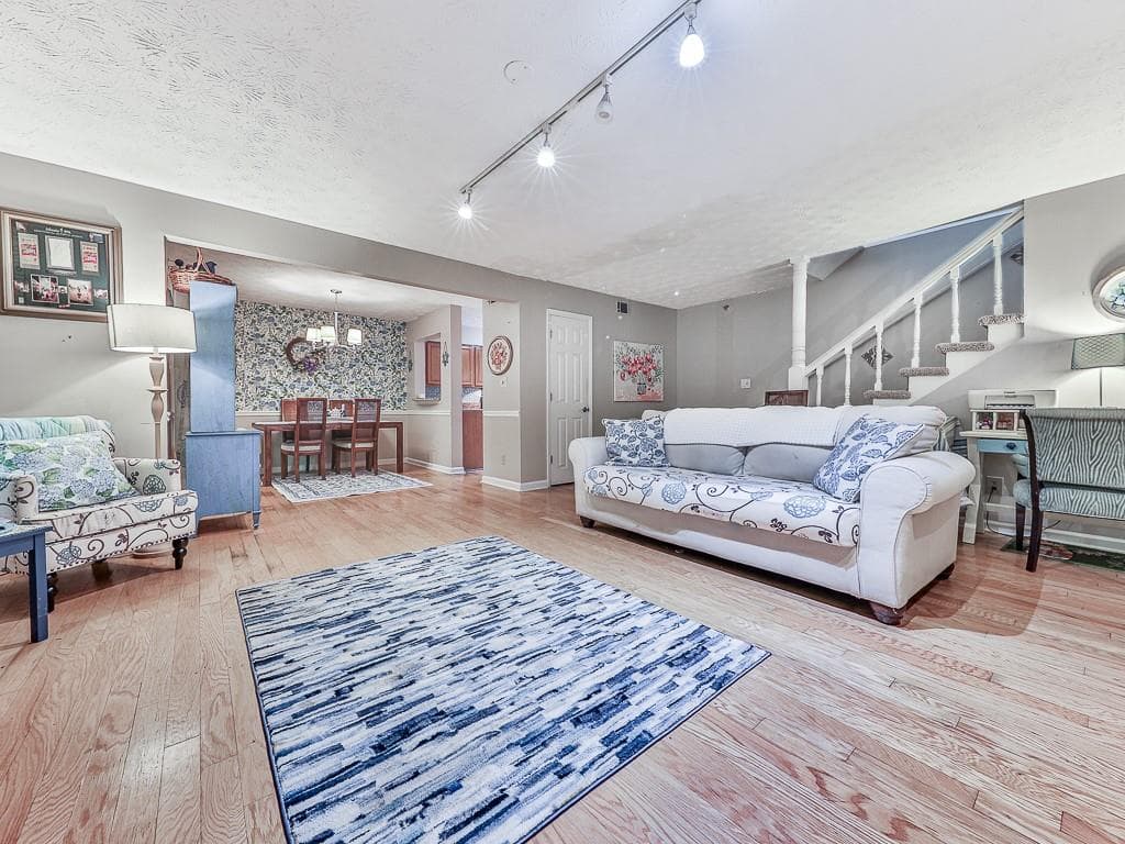 1 bedroom, 1 bathroom, 1,092 sq ft condominium for sale at 3960 Riverlook Parkway 102, Marietta, GA 30067 — photo 4
