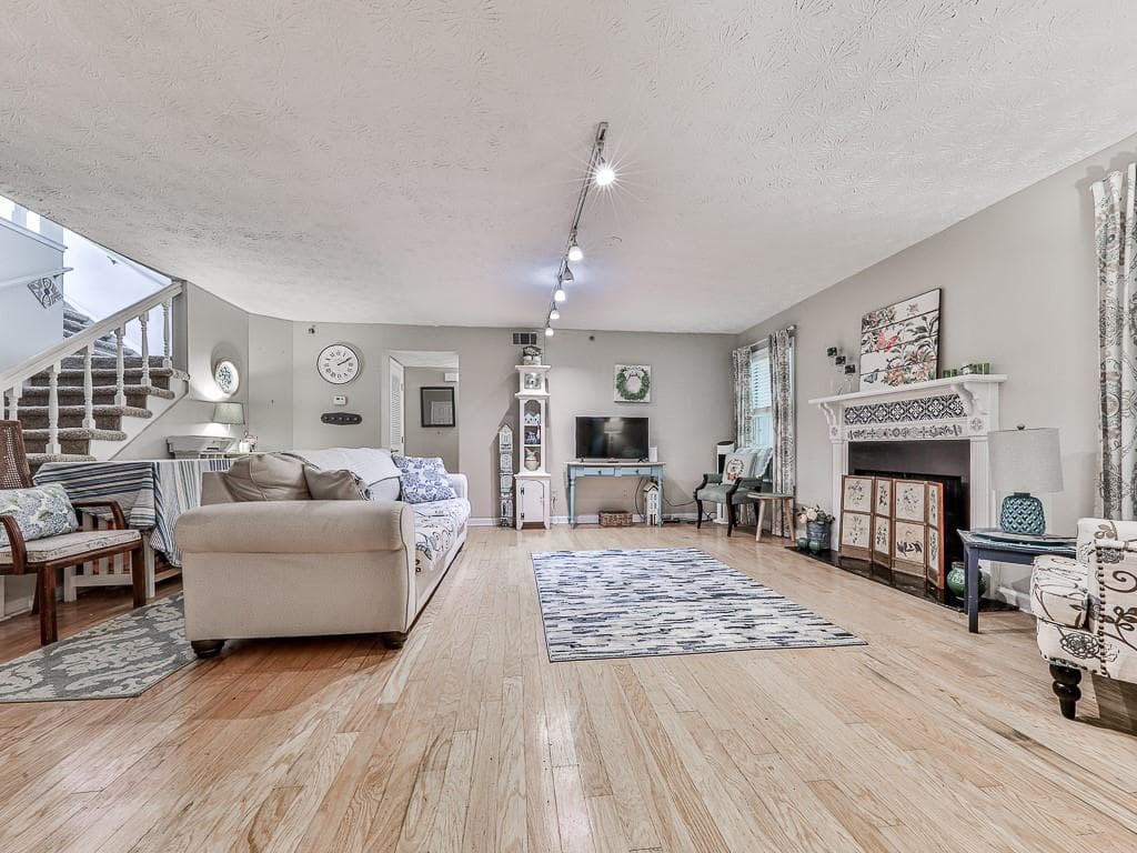 1 bedroom, 1 bathroom, 1,092 sq ft condominium for sale at 3960 Riverlook Parkway 102, Marietta, GA 30067 — photo 5