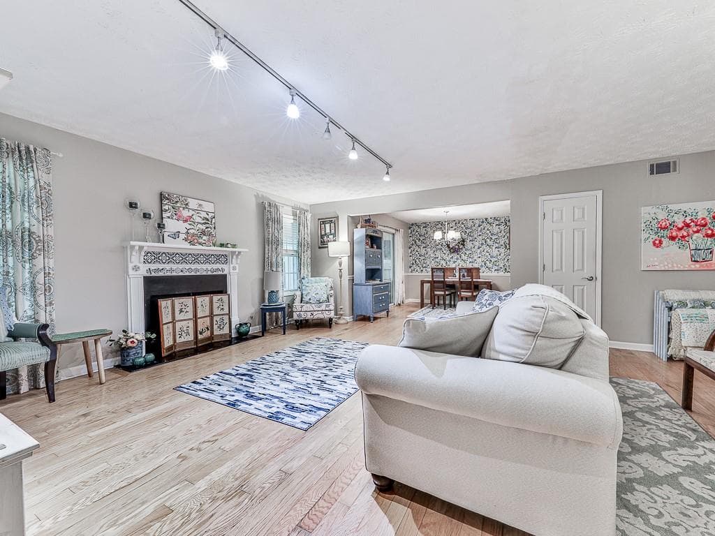 1 bedroom, 1 bathroom, 1,092 sq ft condominium for sale at 3960 Riverlook Parkway 102, Marietta, GA 30067 — photo 7