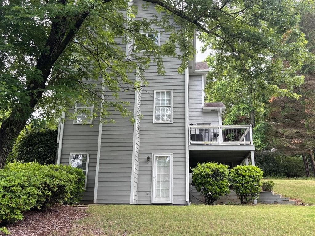 4 bedroom, 4 bathroom, 2,394 sq ft single family residence for rent at 300 Harcourt Place, Peachtree City, GA 30269 for $3,550 a month — photo 2