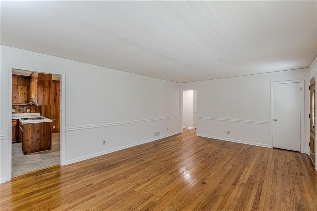 3 bedroom, 2 bathroom, 1,428 sq ft single family residence for sale at 3483 Scenic Drive, East Point, GA 30344 — photo 7