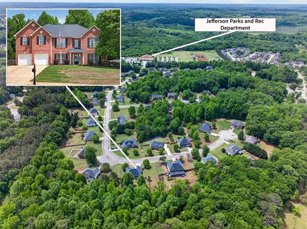 5 bedroom, 4 bathroom, 3,717 sq ft single family residence for sale at 364 Plantation Drive, Jefferson, GA 30549 — photo 2